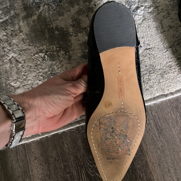 Vince Camuto crocodile embossed black leather loafers. - Picture 4 of 5